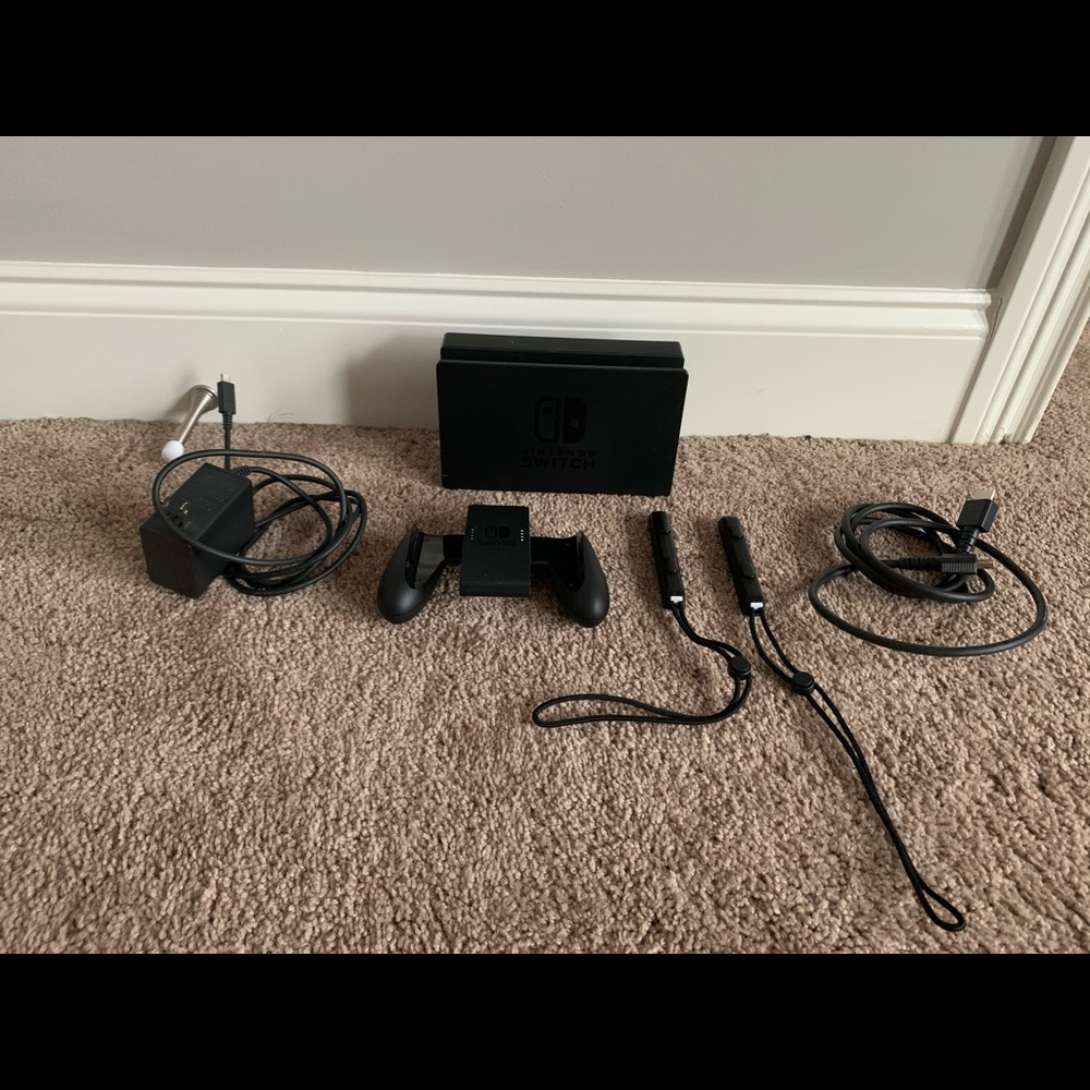 Nintendo Switch - Picture 3 of 3